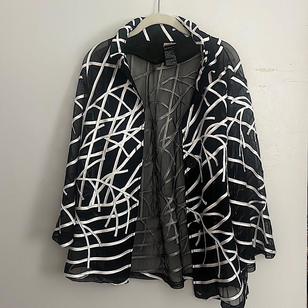 White stripe in mesh lightweight jacket